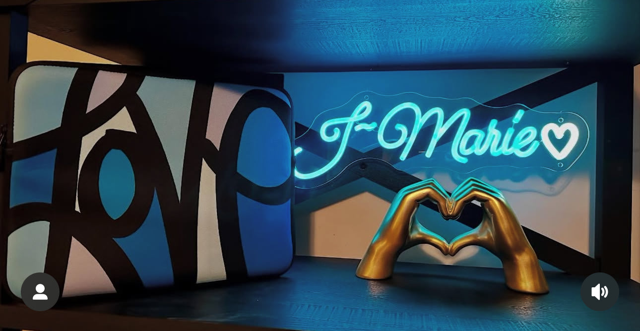 LOVE1 - Laptop Sleeve