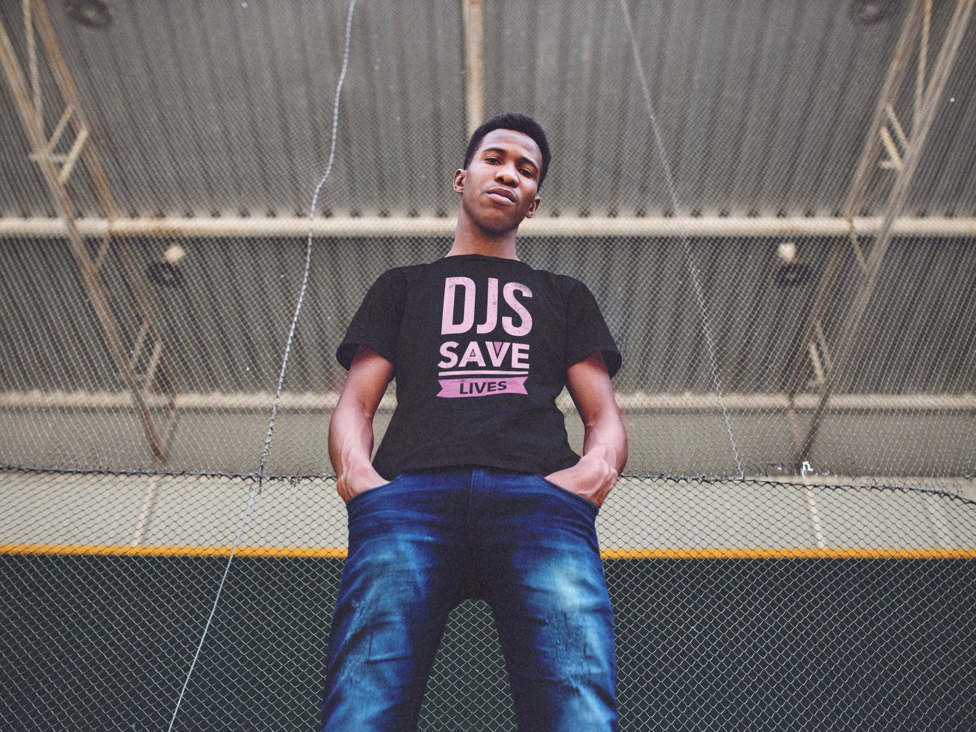 DJS SAVE LIVES PINK - Men's Classic T-Shirt - Beats 4 Hope